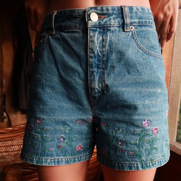 Floral Embroidered Jean Shorts - Picture 3 of 5